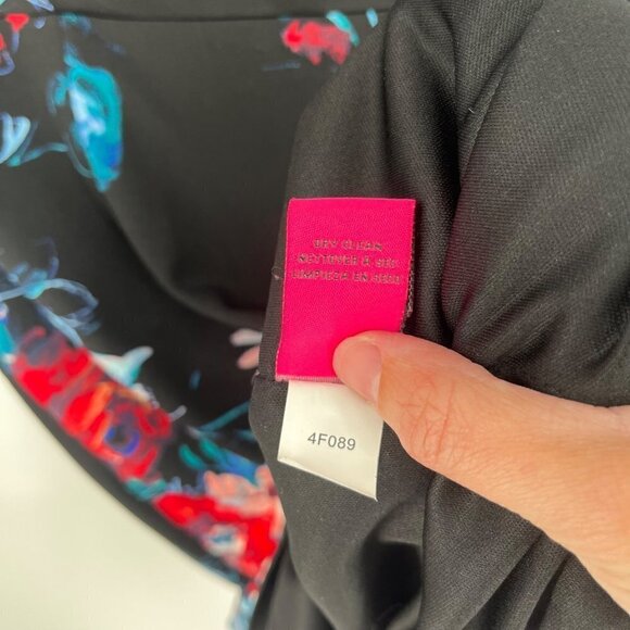 Betsey Johnson Womens Dark Floral Midi Dress Size 6 Cap Sleeve Lined EUC Black - Picture 10 of 11